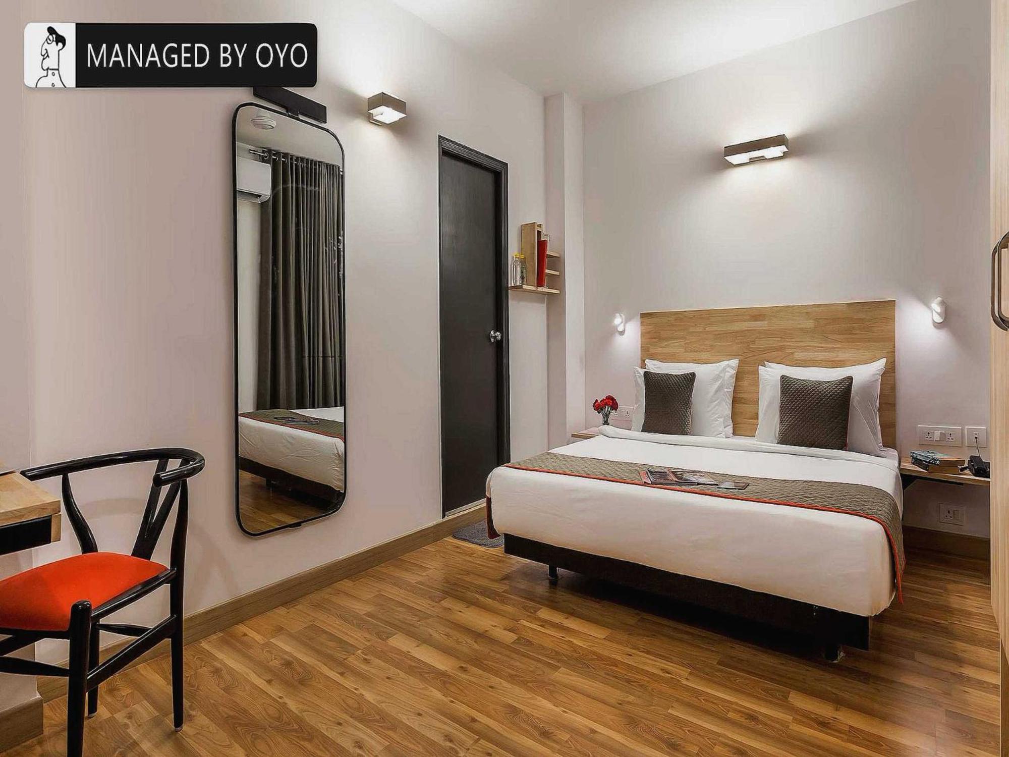 Hotel Gautam Residency New Delhi Bagian luar foto