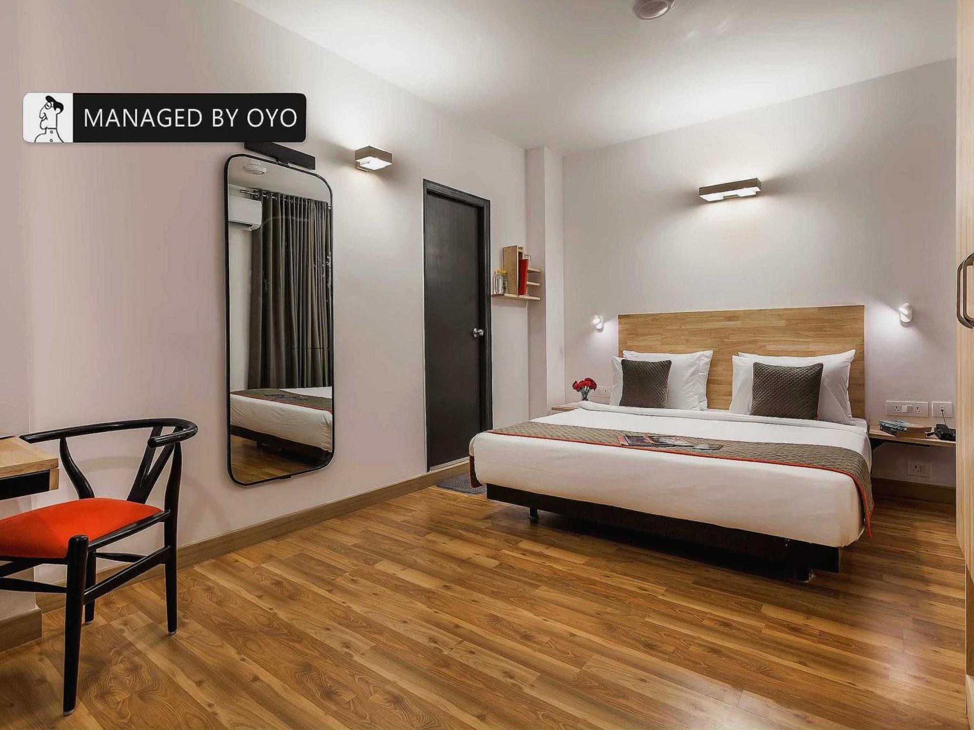 Hotel Gautam Residency New Delhi Bagian luar foto