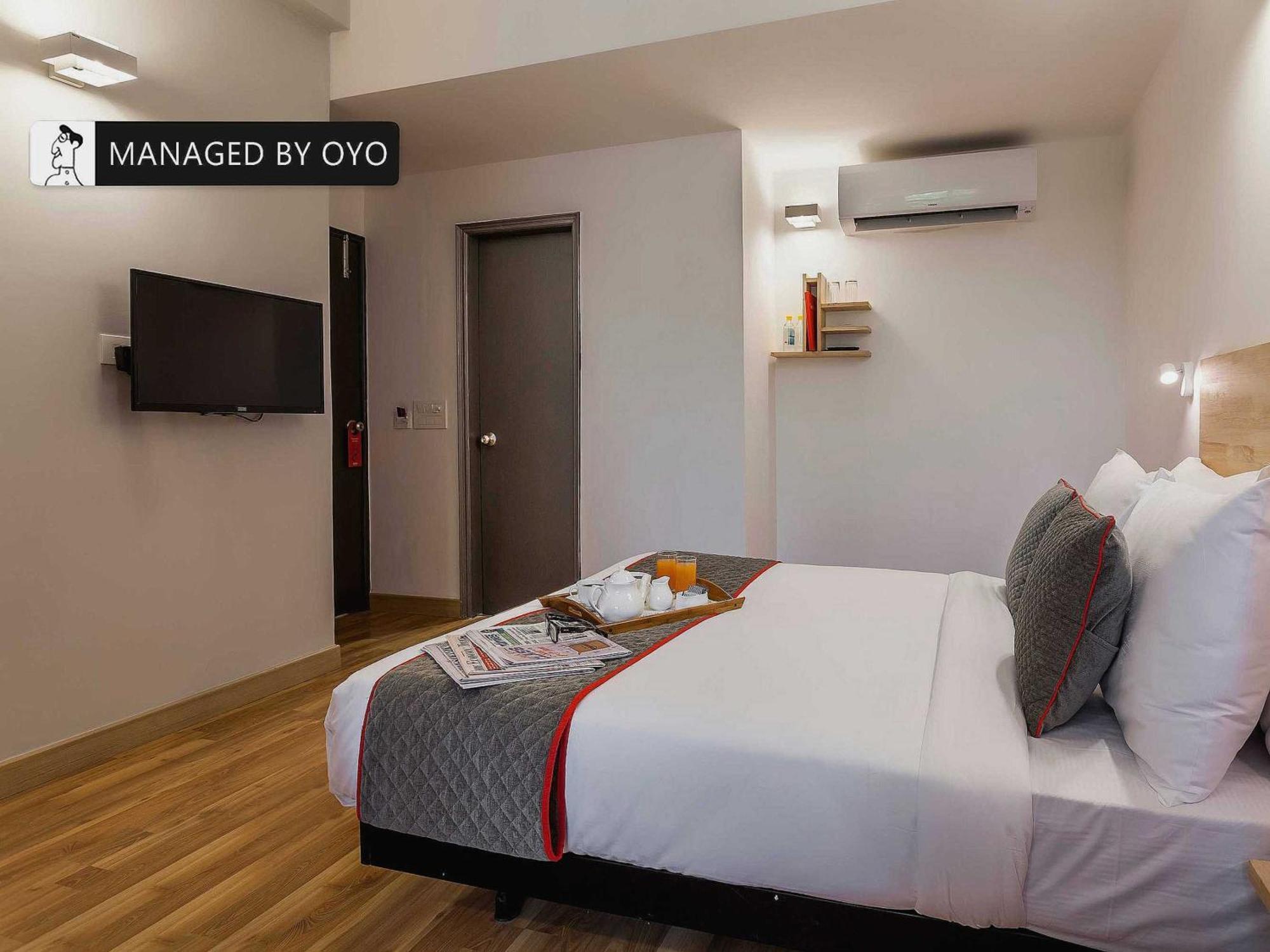 Hotel Gautam Residency New Delhi Bagian luar foto