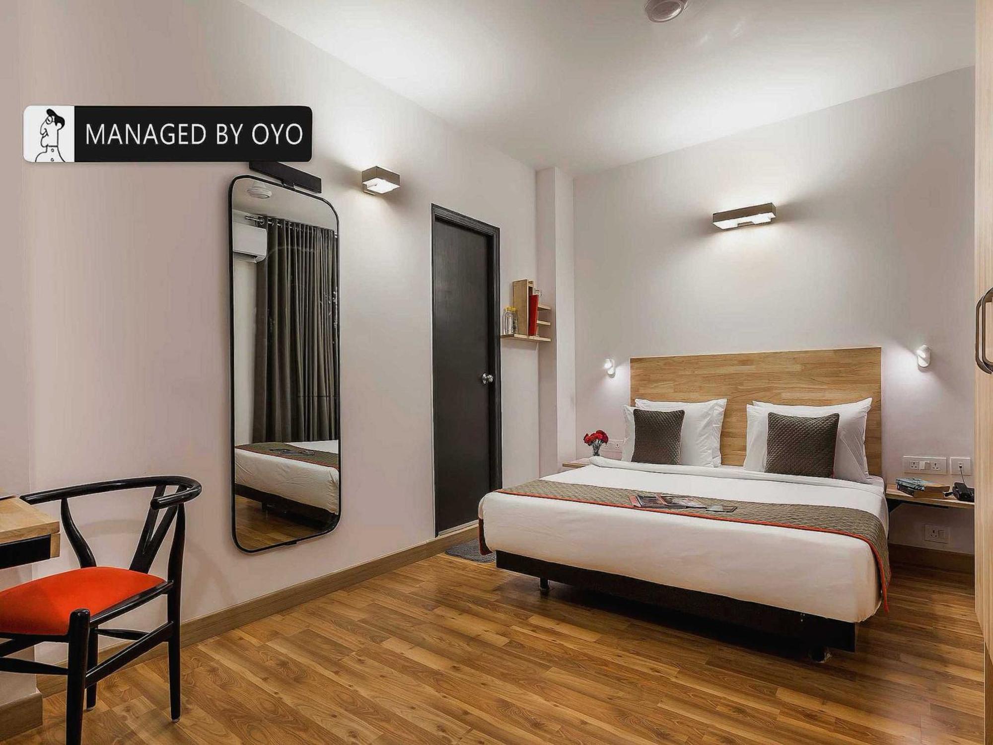 Hotel Gautam Residency New Delhi Bagian luar foto