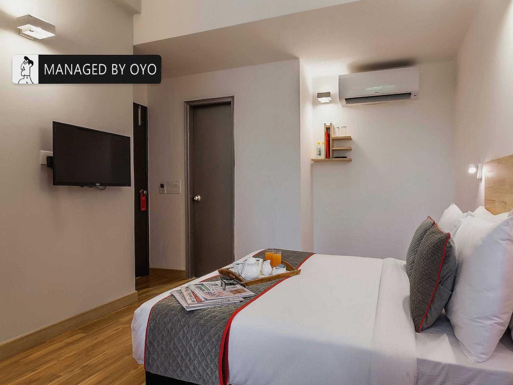 Hotel Gautam Residency New Delhi Bagian luar foto