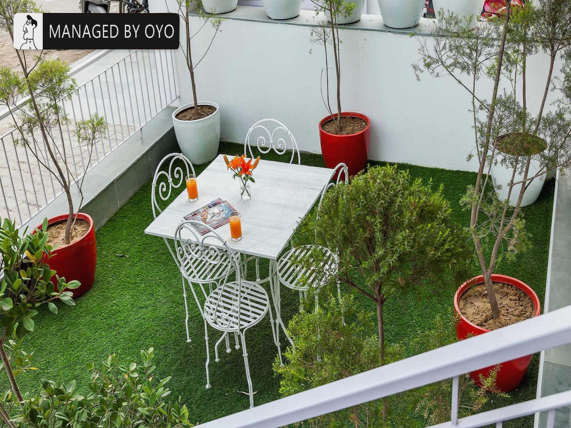 Hotel Gautam Residency New Delhi Bagian luar foto