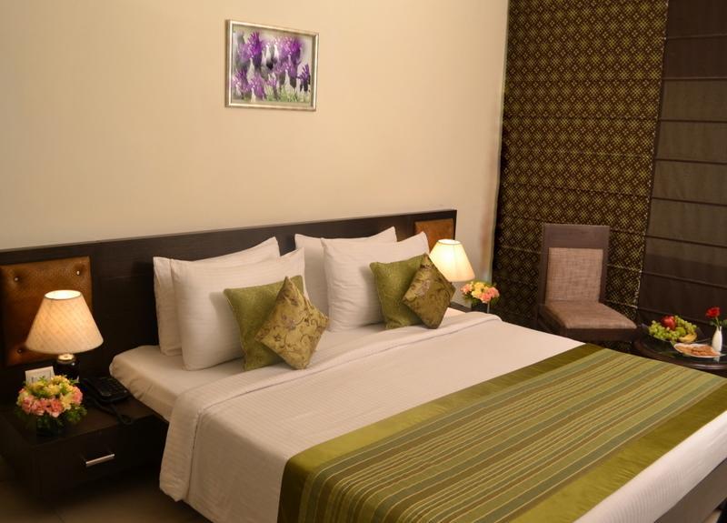 Hotel Gautam Residency New Delhi Bagian luar foto