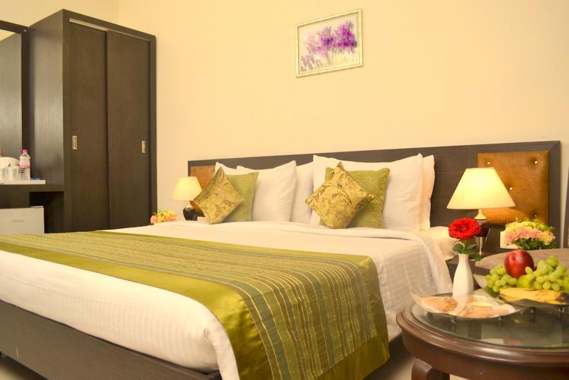 Hotel Gautam Residency New Delhi Bagian luar foto