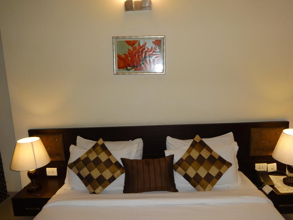 Hotel Gautam Residency New Delhi Ruang foto
